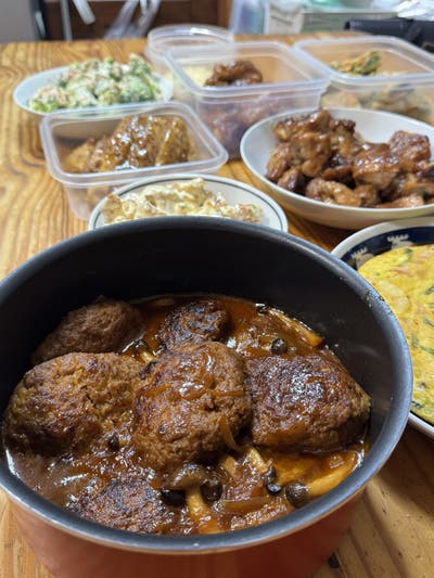 大阪の出張作り置き｜煮込みハンバーグなど4～6人前